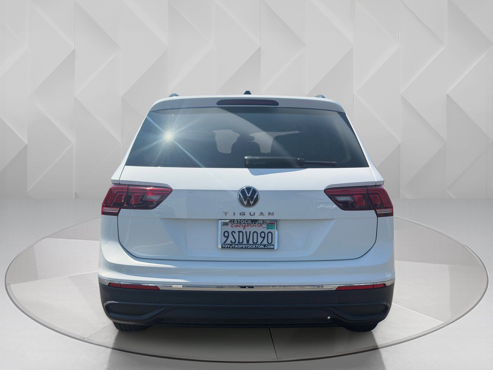 Used 2024 Pure White Volkswagen S image 4