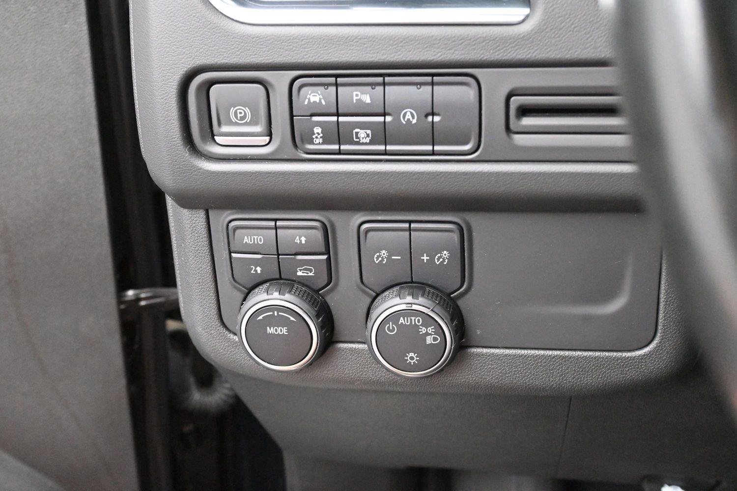 Used 2023 BLACK Chevrolet LT image 23
