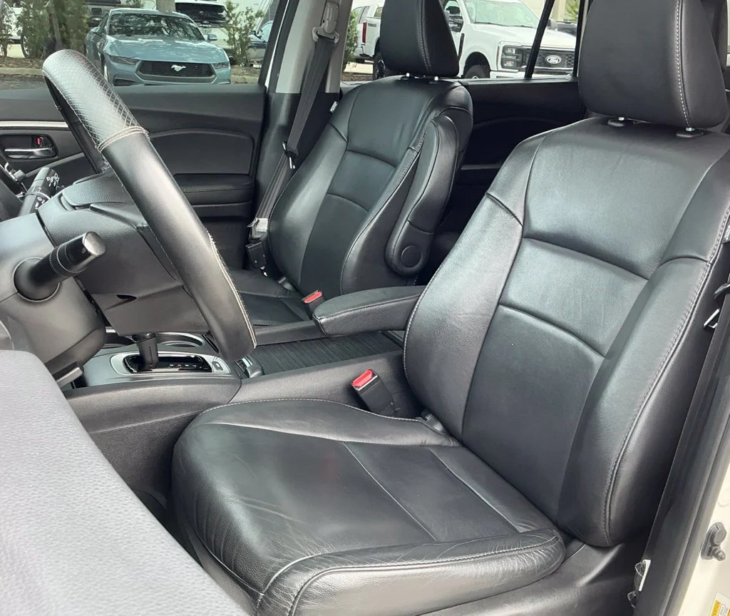 Used 2019  Honda EX-L image 32