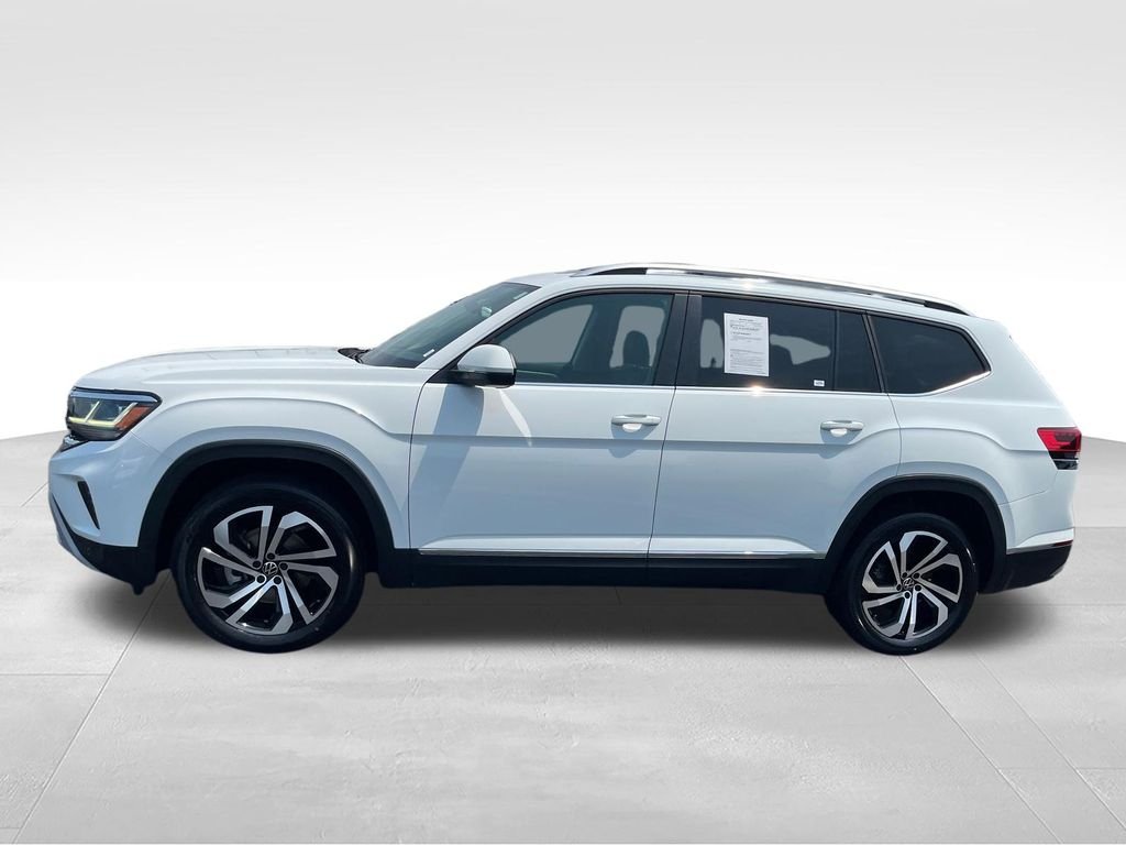 Used 2022 White Volkswagen SEL image 2