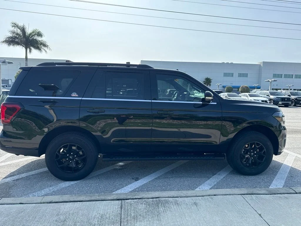 Used 2022 Black Metallic Ford Timberline image 6