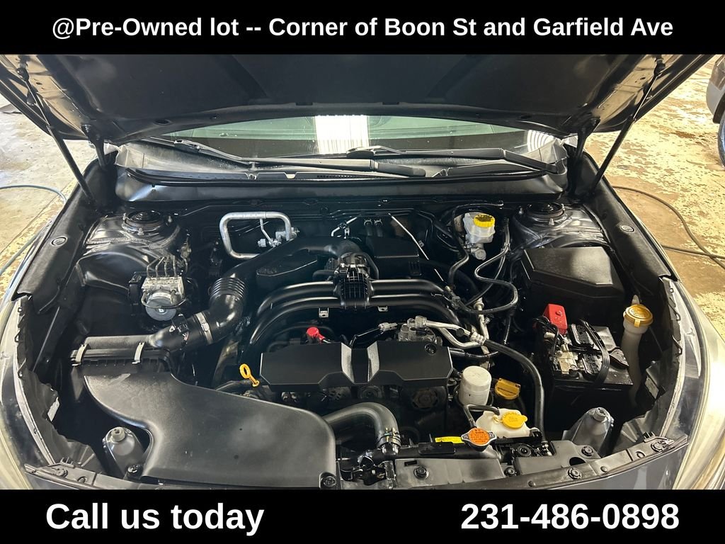Used 2018 Gray Subaru 2.5i Premium image 10