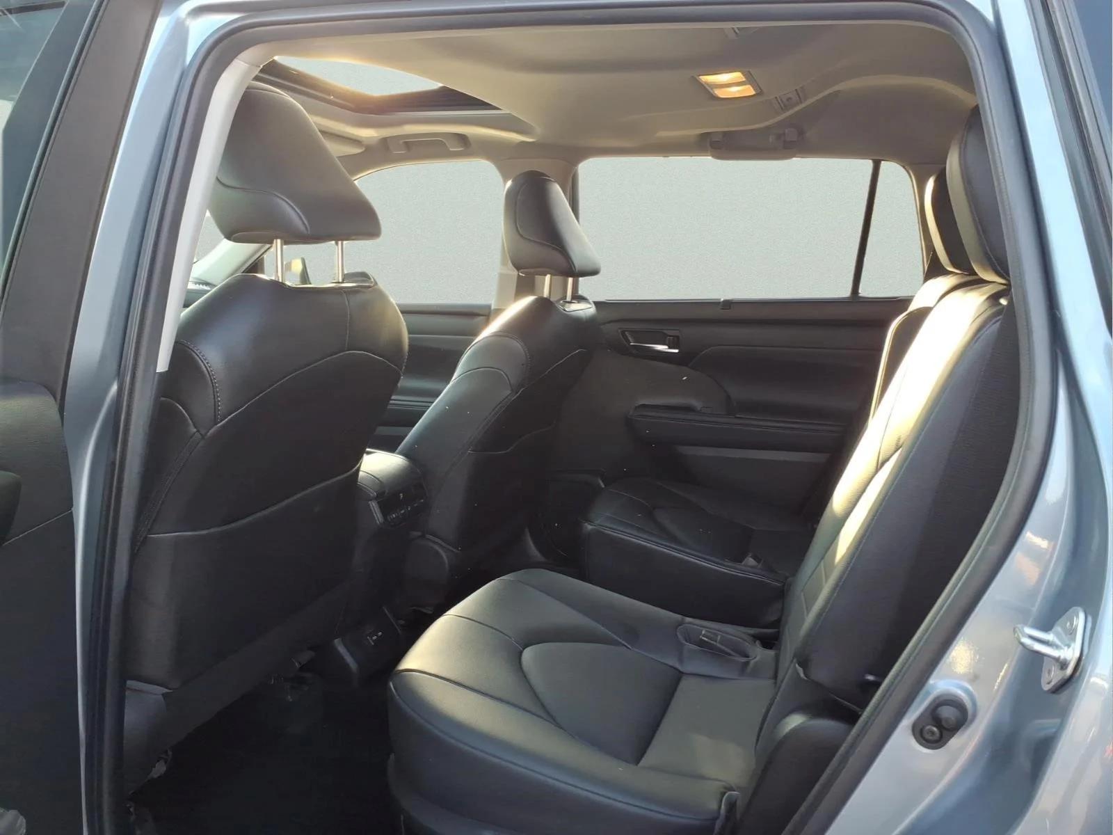 Certified Used 2022  Toyota XLE image 11