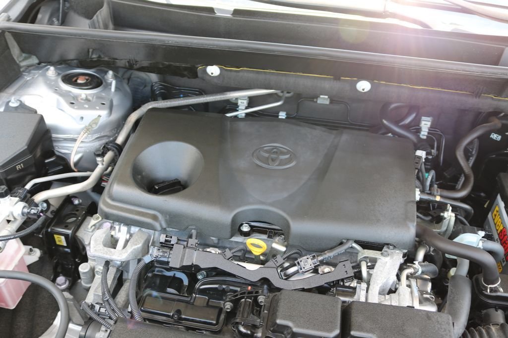 Used 2019 Silver Toyota XLE image 10