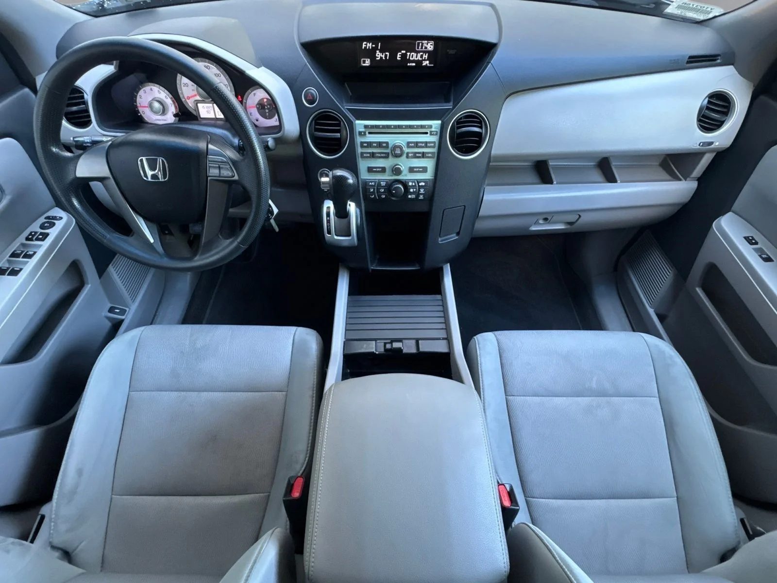 Used 2010 Silver Honda LX image 3