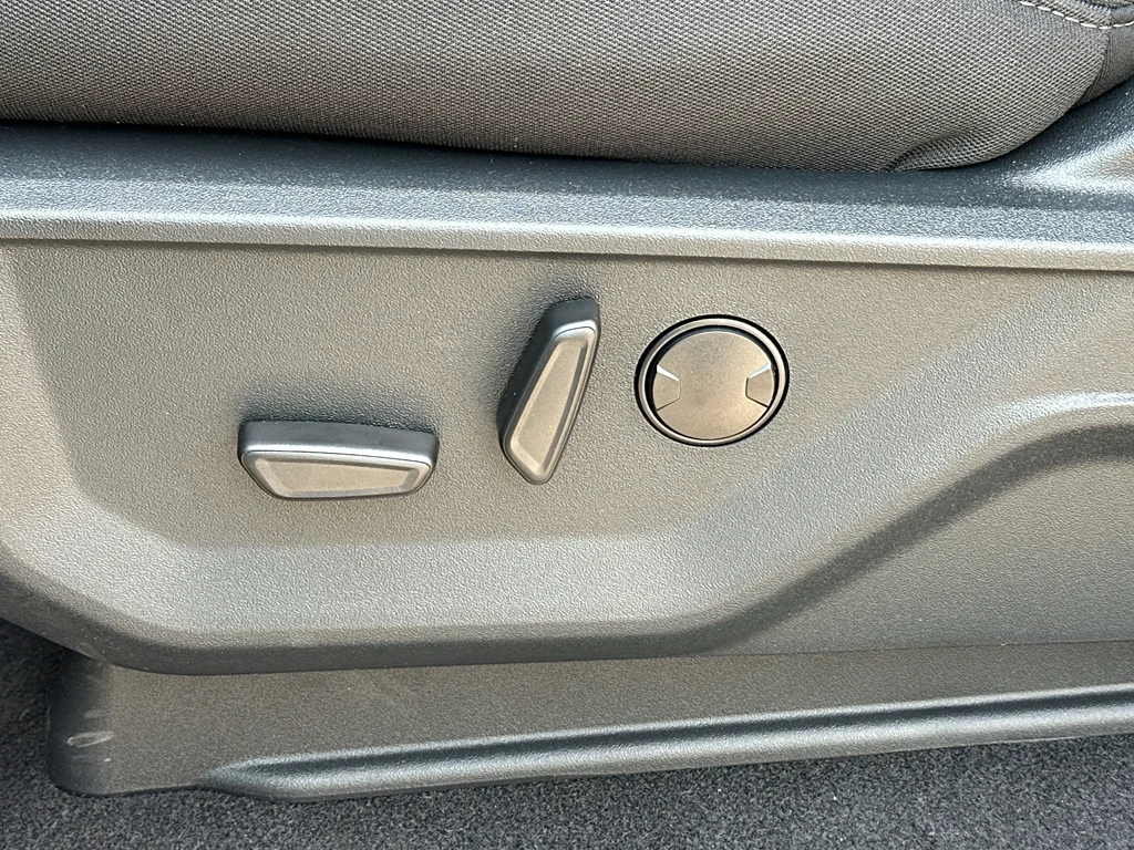 New 2026 Iconic Silver Metallic Ford XLT image 31