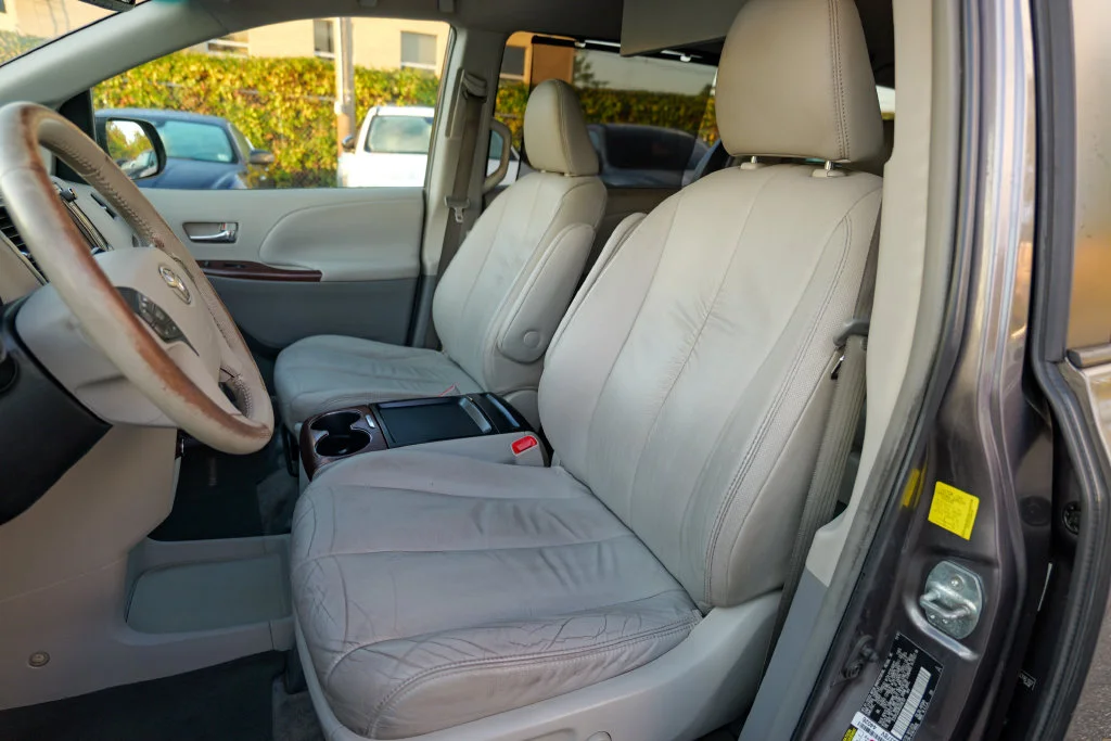 Used 2011 Predawn Gray Mica Toyota XLE image 18