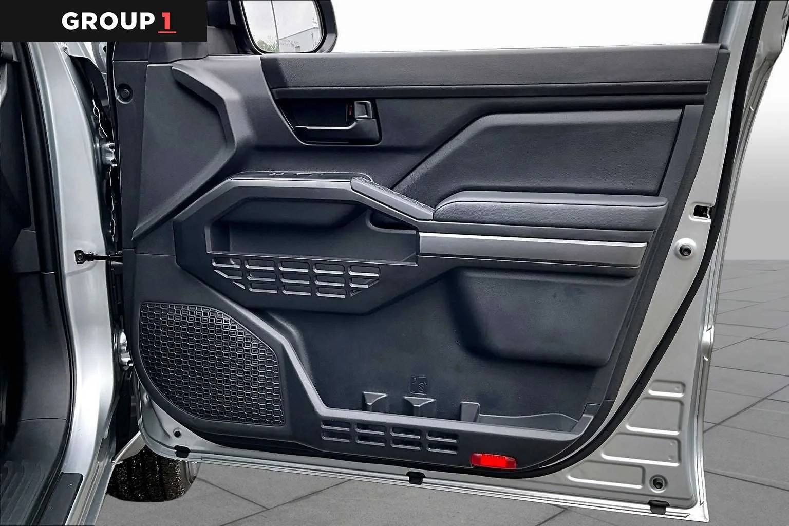 2025 Toyota Tacoma SR5 - Photo 23