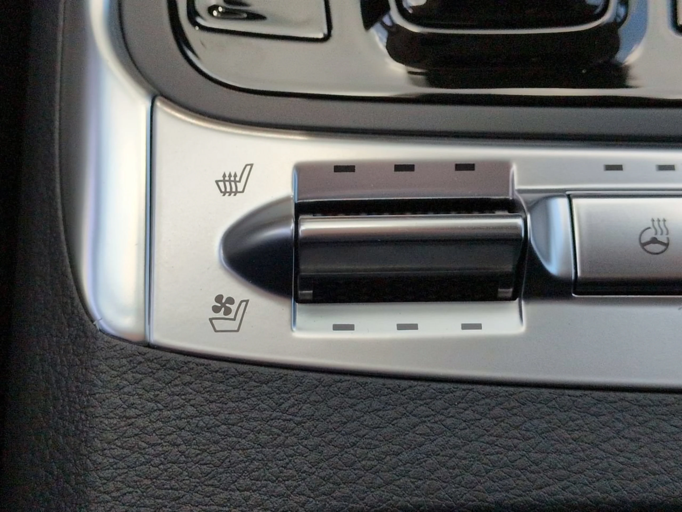 New 2027 Ivory Silver Kia SX Prestige image 41