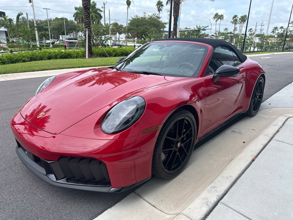 Used 2025  Porsche Carrera GTS image 1