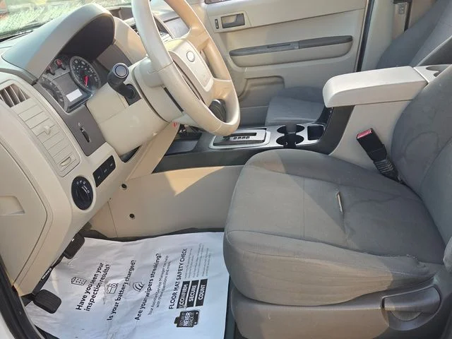 Used 2011 White Ford XLS image 4