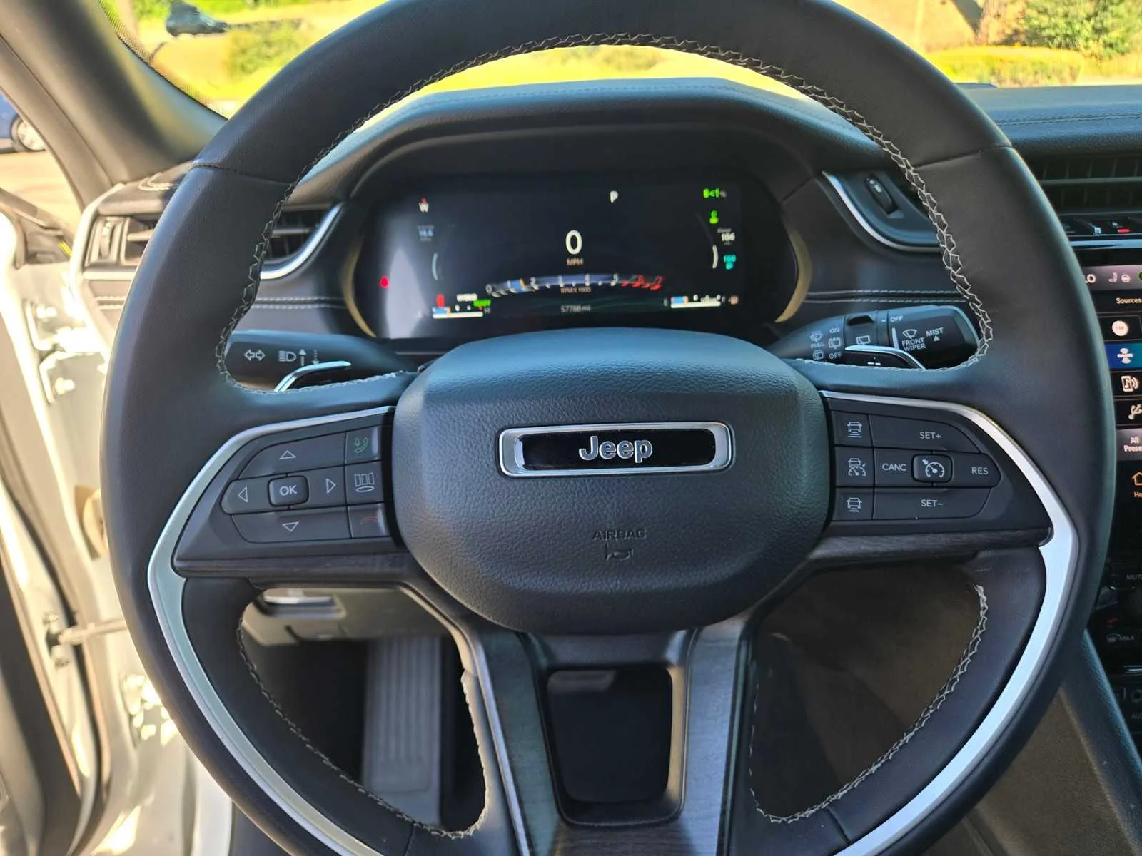 Used 2024  Jeep  image 26