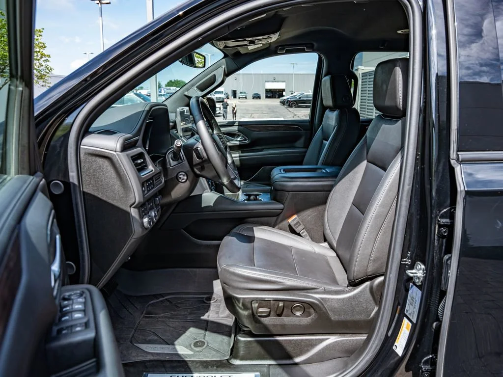 Used 2024 Black Chevrolet Z71 image 32