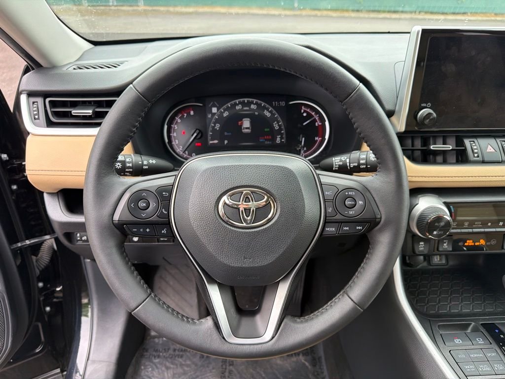 Used 2023 Midnight Black Metallic Toyota XLE Premium image 21