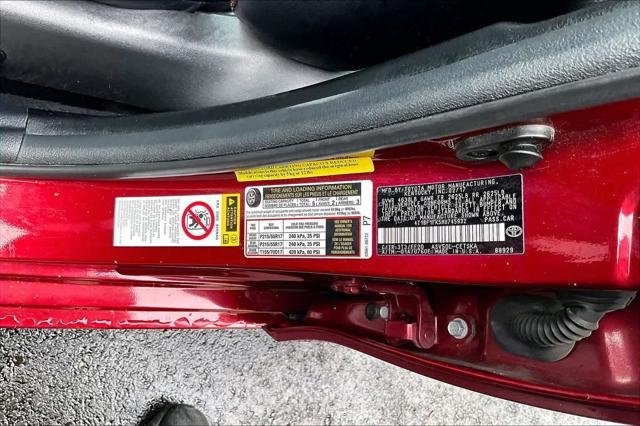 Certified Used 2017 RUBY FLARE PEARL Toyota  image 34