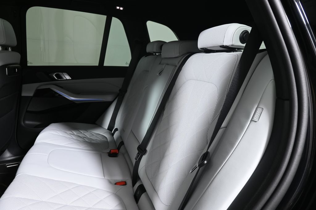 New 2026 Black Sapphire Metallic BMW xDrive50e image 4