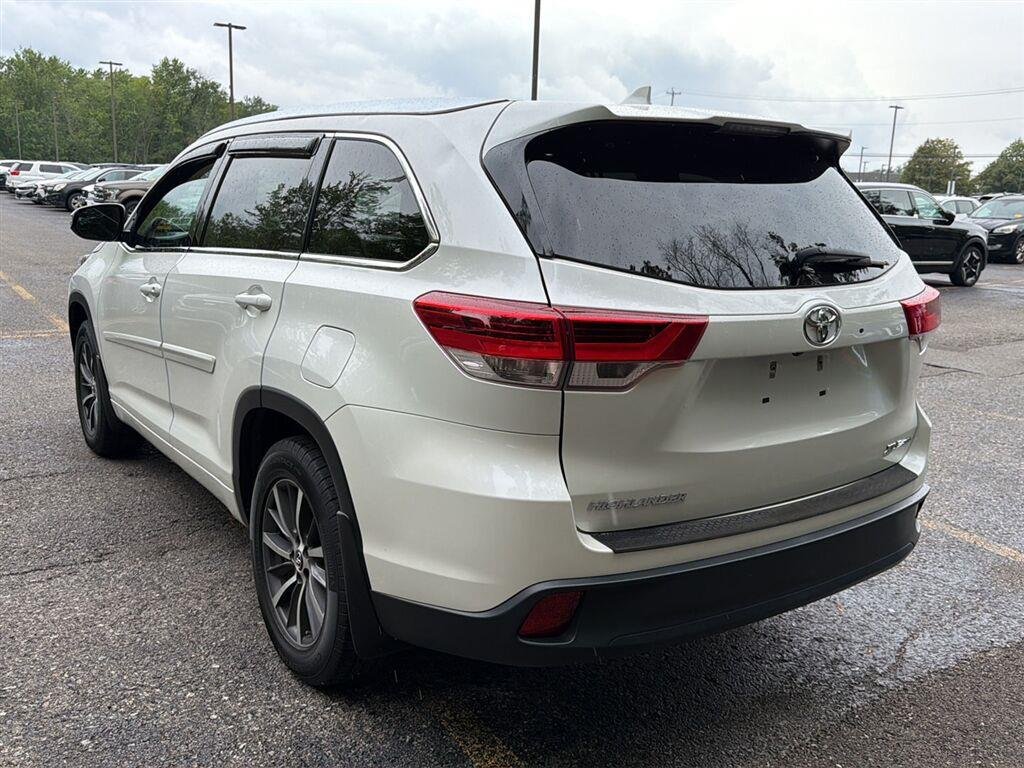 Used 2017 Blizzard Pearl Toyota XLE image 7