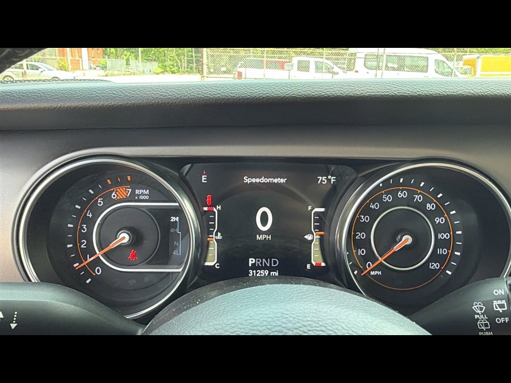 Used 2022  Jeep Unlimited Sport image 13