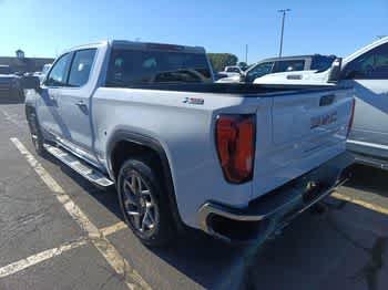 Used 2023 White GMC  image 3