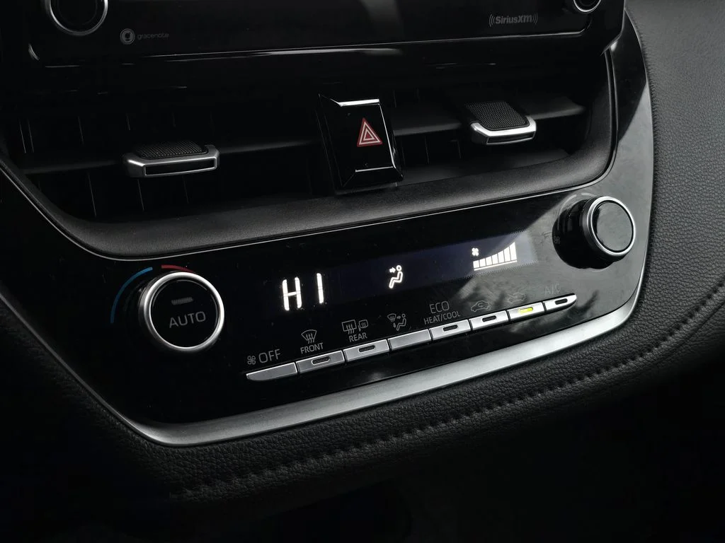 2021 Toyota Corolla SE - Photo 19