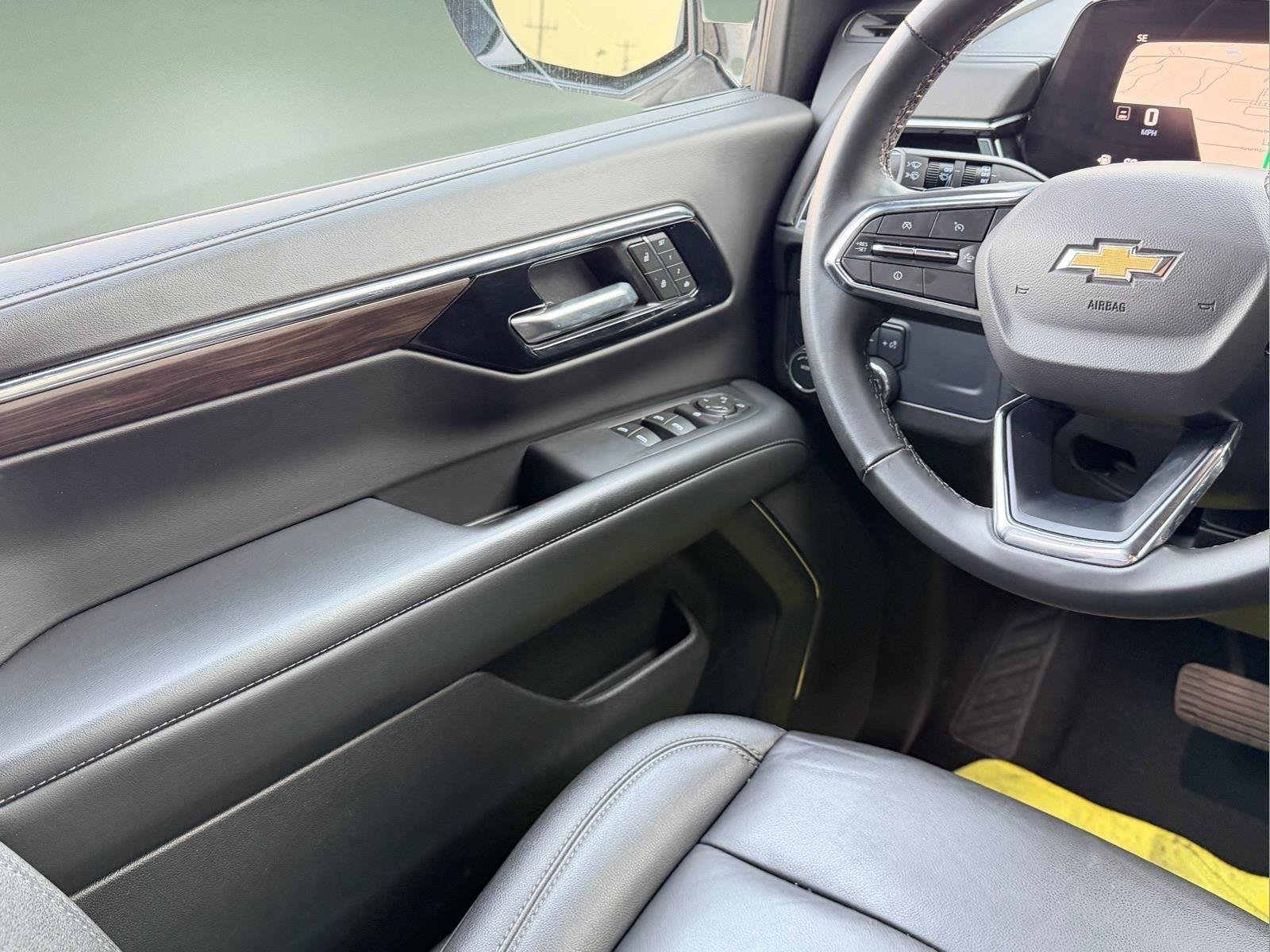 Used 2025 Summit White Chevrolet LT image 25