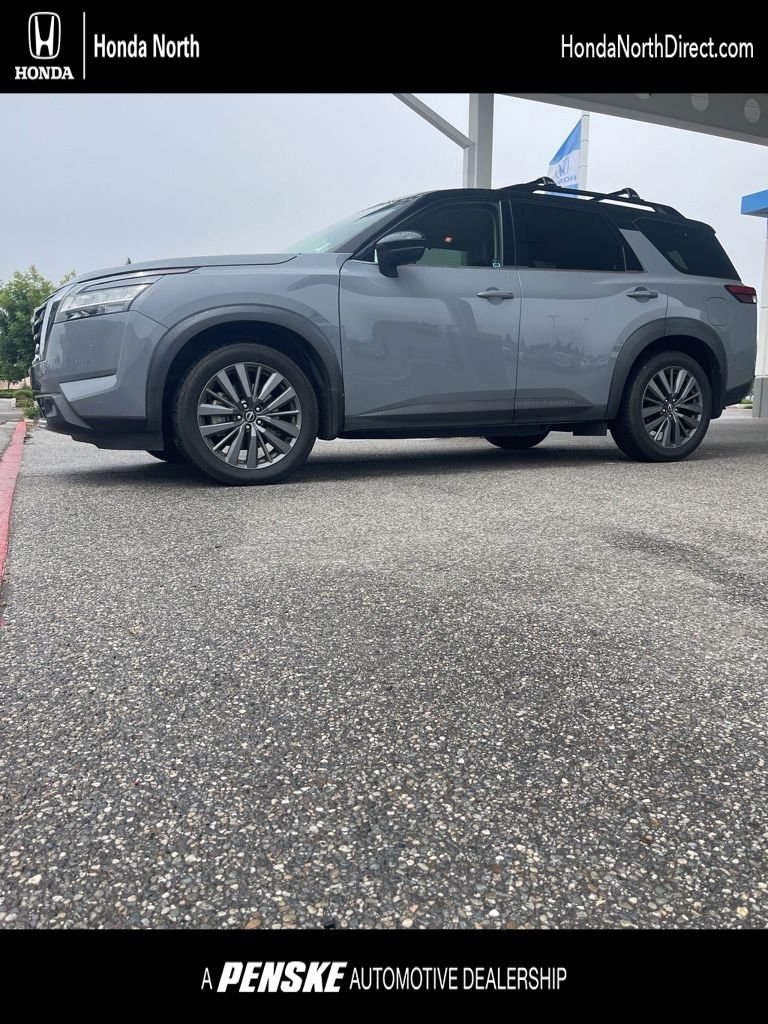 2022 Nissan Pathfinder SL 2WD's photo