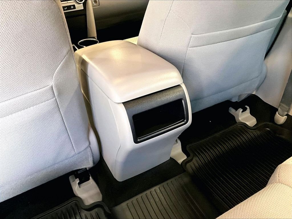 Used 2014 Gray Toyota LE image 28