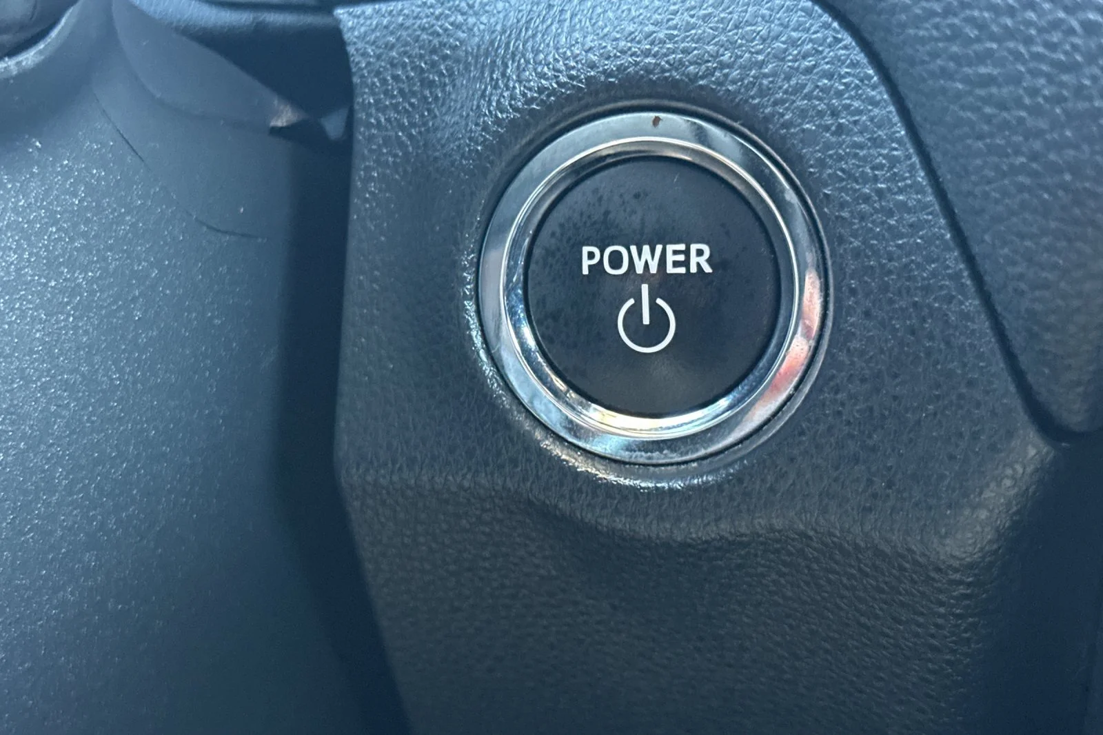 2025 Toyota RAV4 XSE - Photo 28