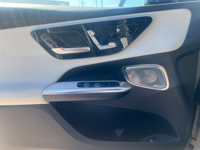 Used 2025  Mercedes-Benz GLC 350e image 20