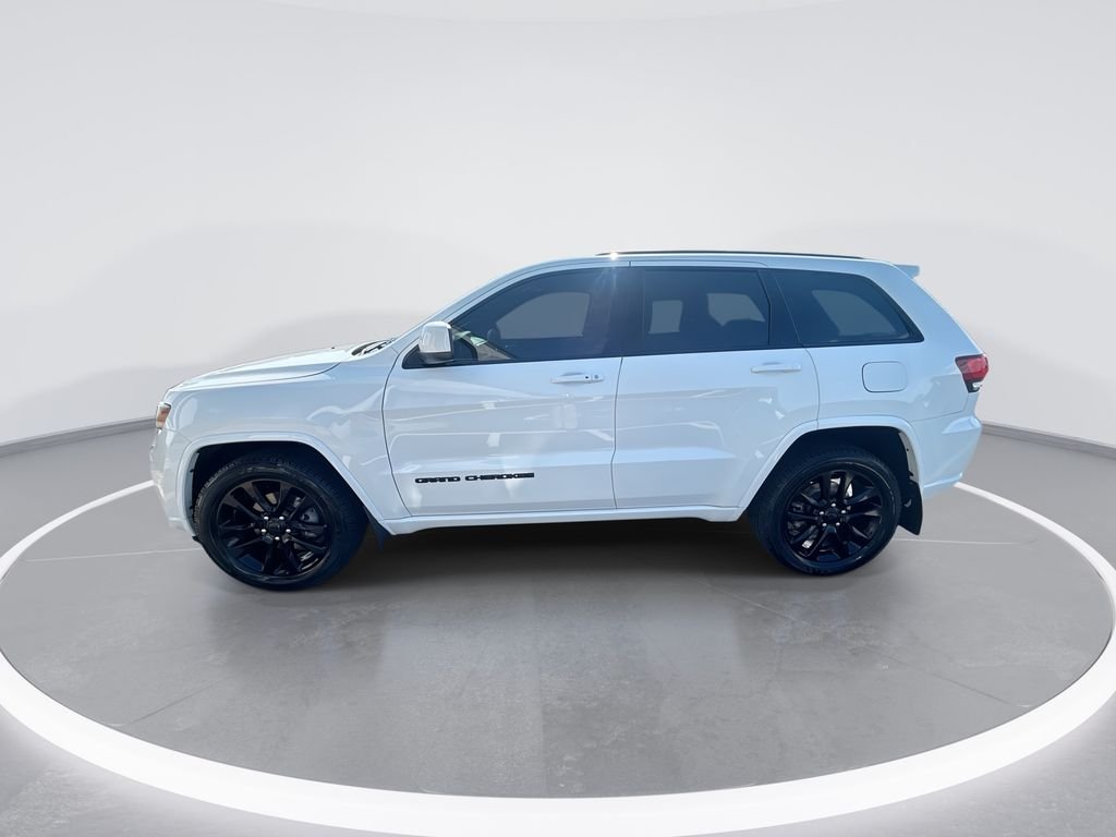 Used 2018 White Jeep Altitude image 5