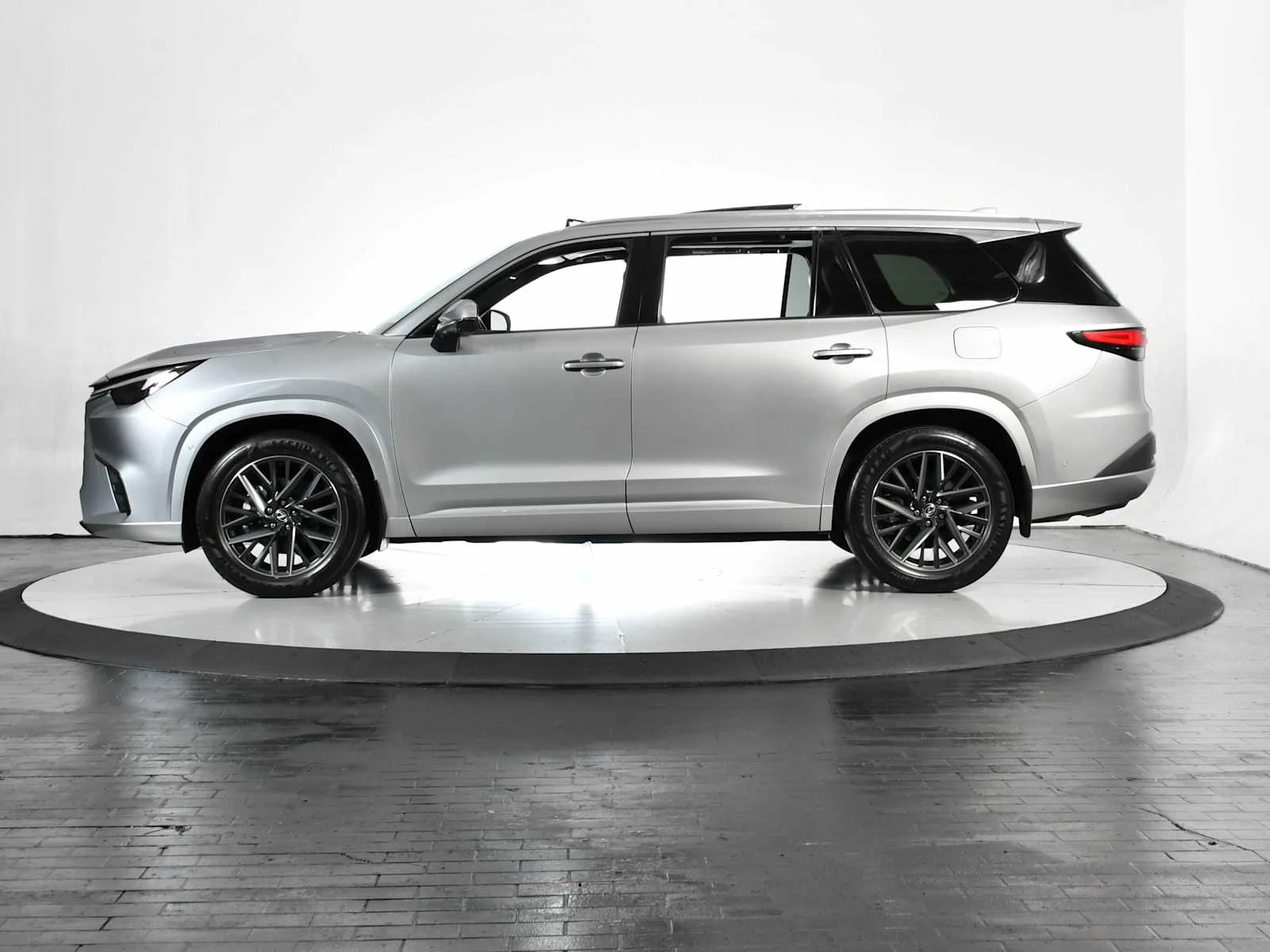 Certified Used 2024 CELESTIAL SILVER Lexus Premium image 2