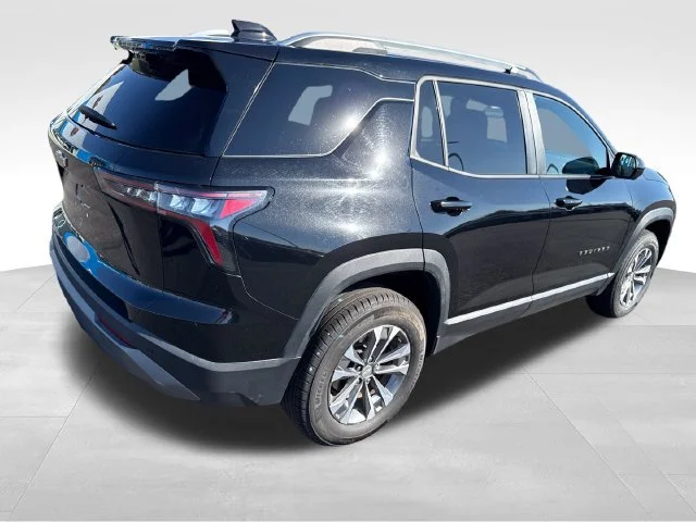 Used 2025 Mosaic Black Metallic Chevrolet LT image 6
