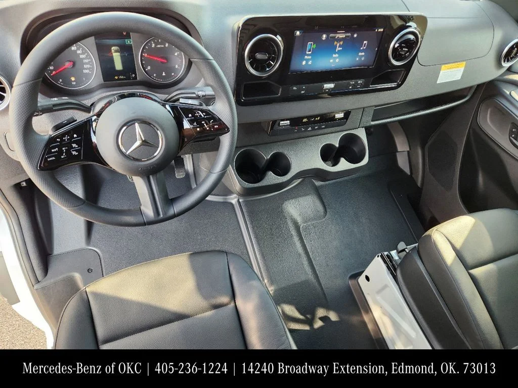Used 2025 White Mercedes-Benz Cargo 144 WB image 28
