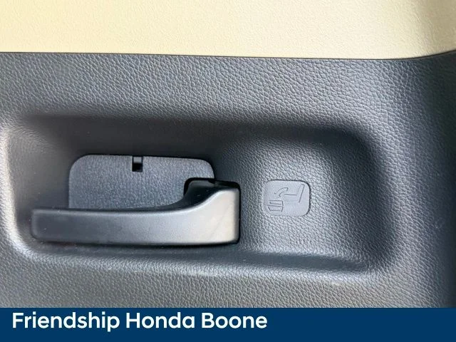Used 2019 White Honda EX image 39