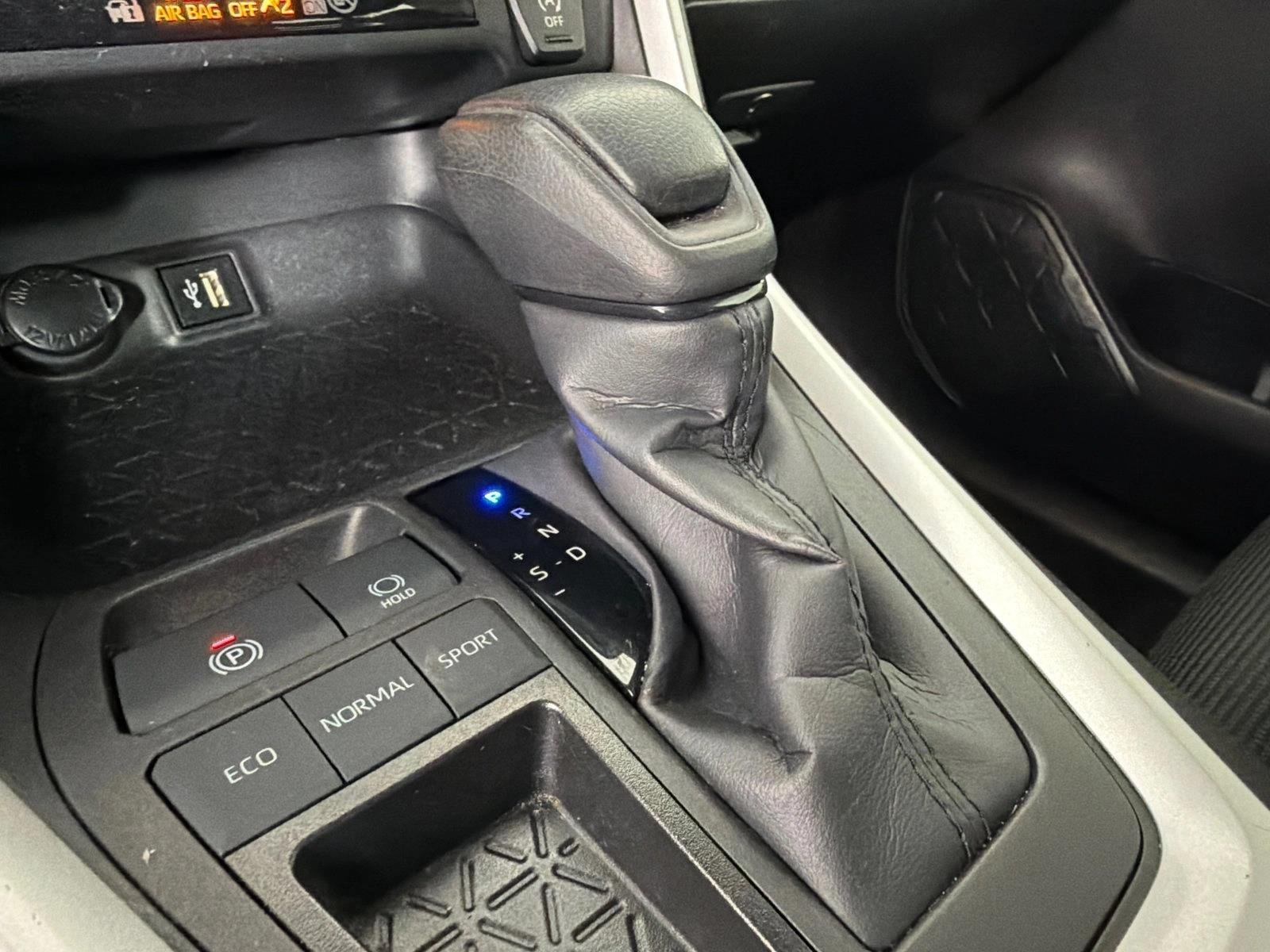 Used 2024 Ice Cap Toyota LE image 30