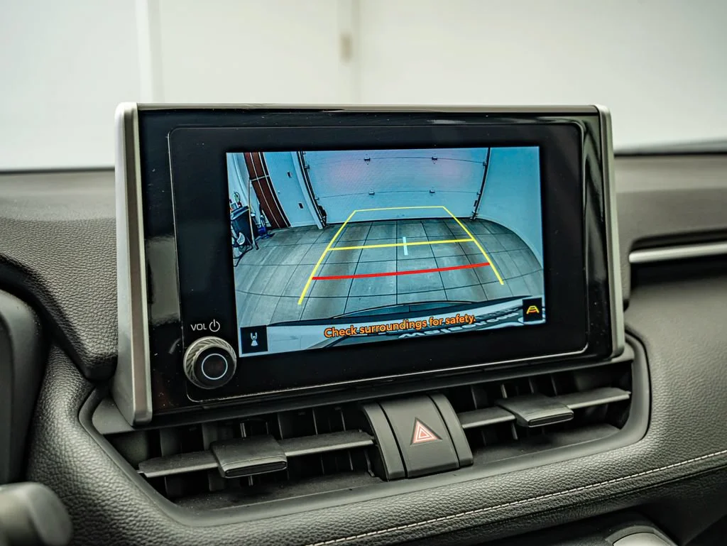 Used 2025 Ice Toyota LE image 25