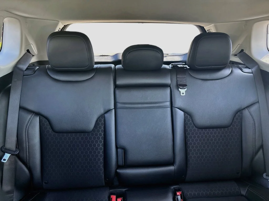 Used 2019 Red Jeep Latitude image 19