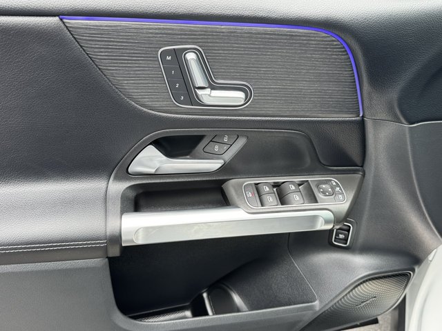New 2026 Polar White Mercedes-Benz GLB 250 image 8