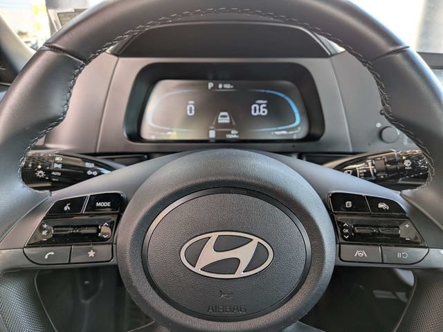 Used 2025 White Hyundai SEL Sport image 24