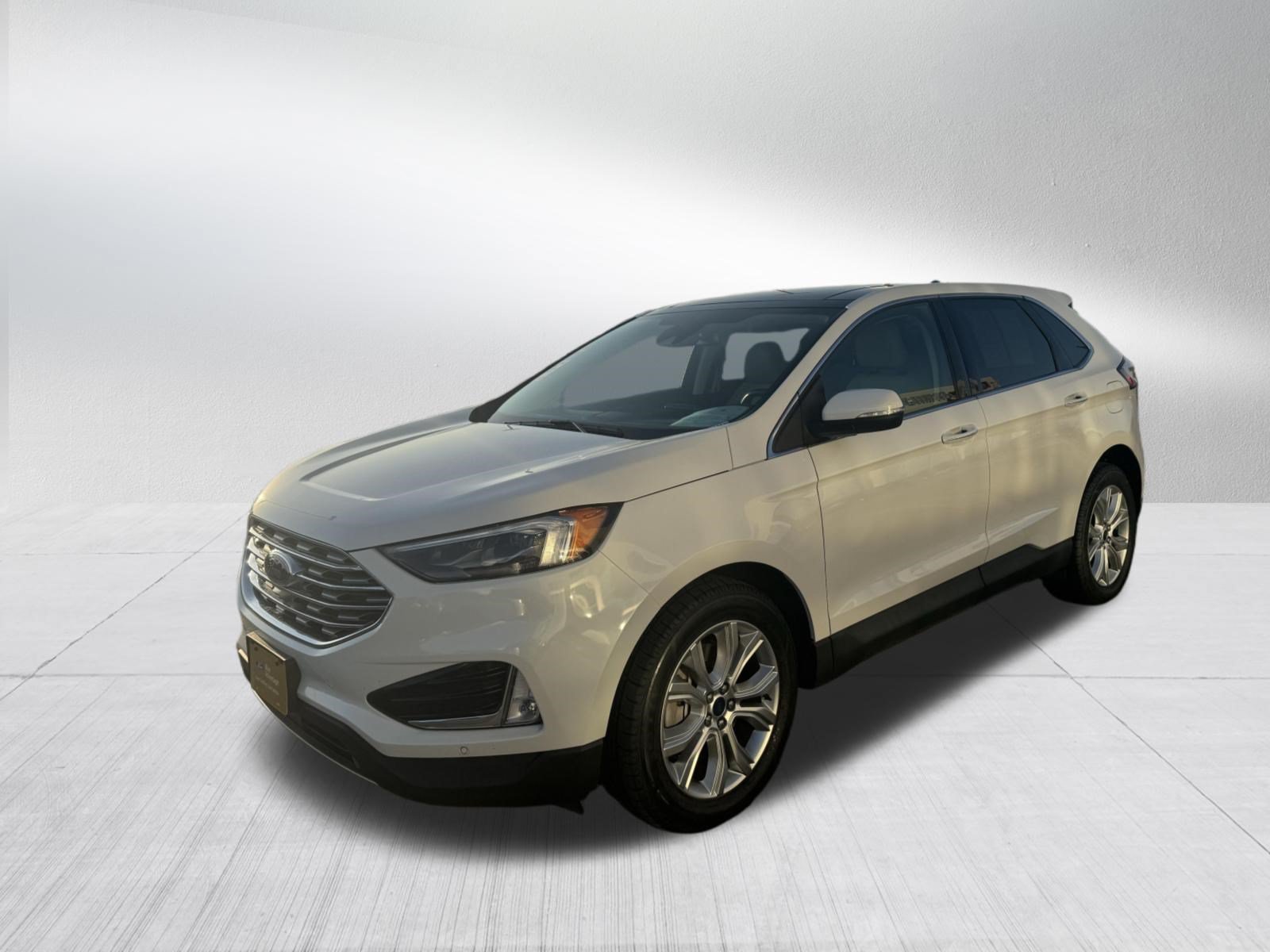 Certified Used 2022 Star White Ford Titanium image 3