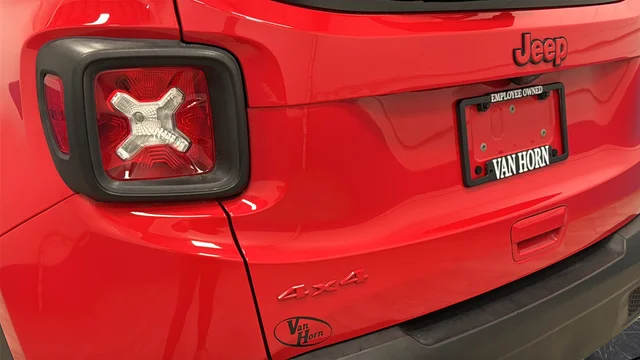 Used 2022 Colorado Red Jeep Latitude image 37