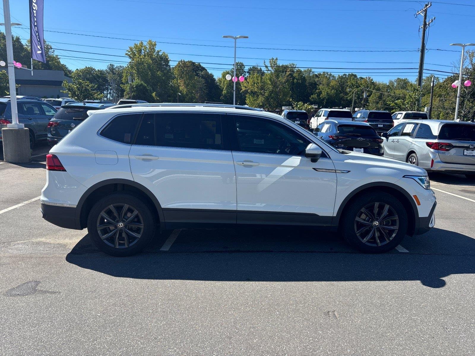 Used 2024 Pure White Volkswagen SE image 6