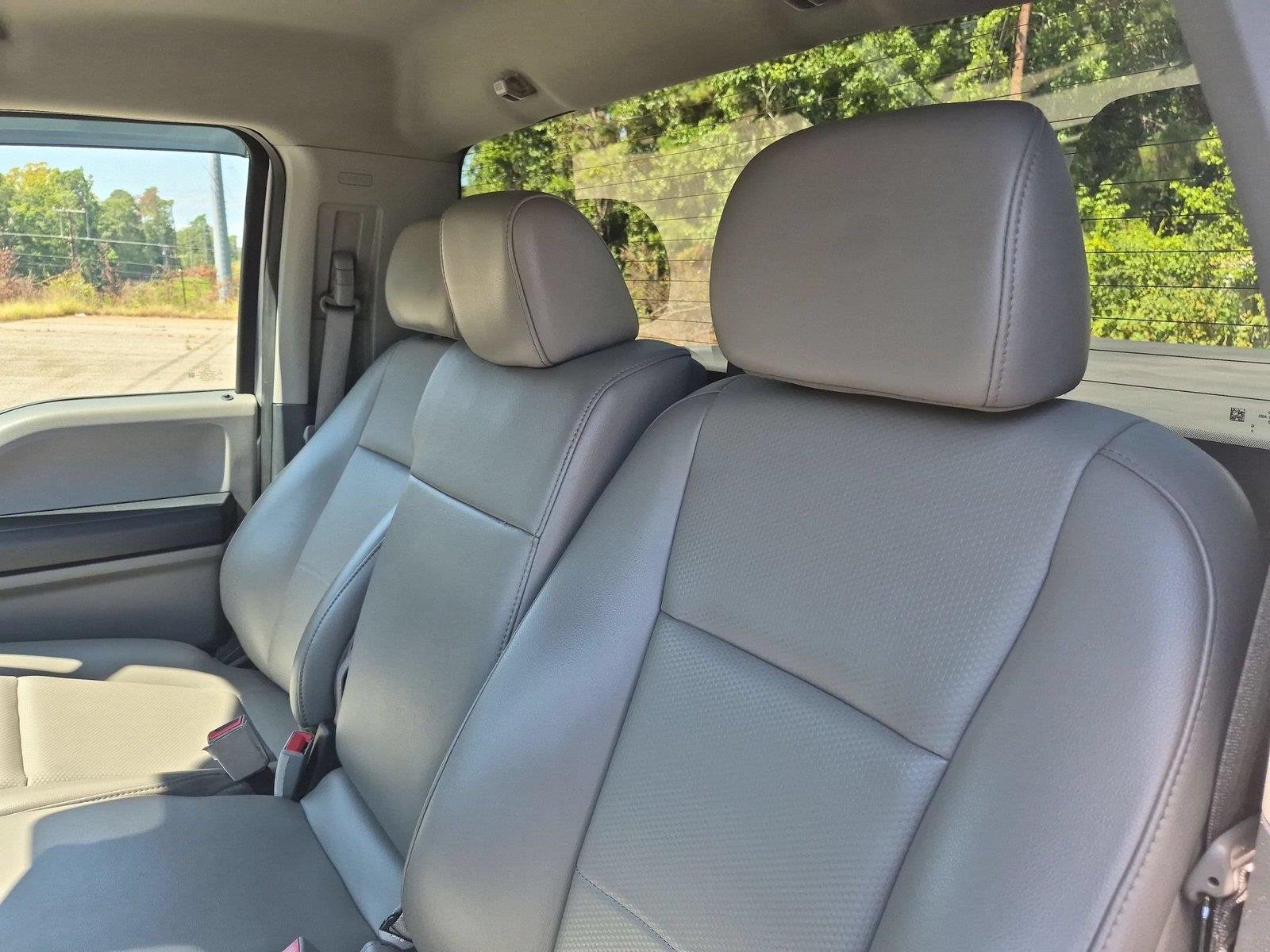 Used 2020  Ford XL image 17