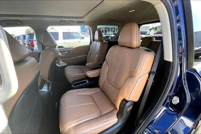 Used 2025 Blue INFINITI SENSORY image 19