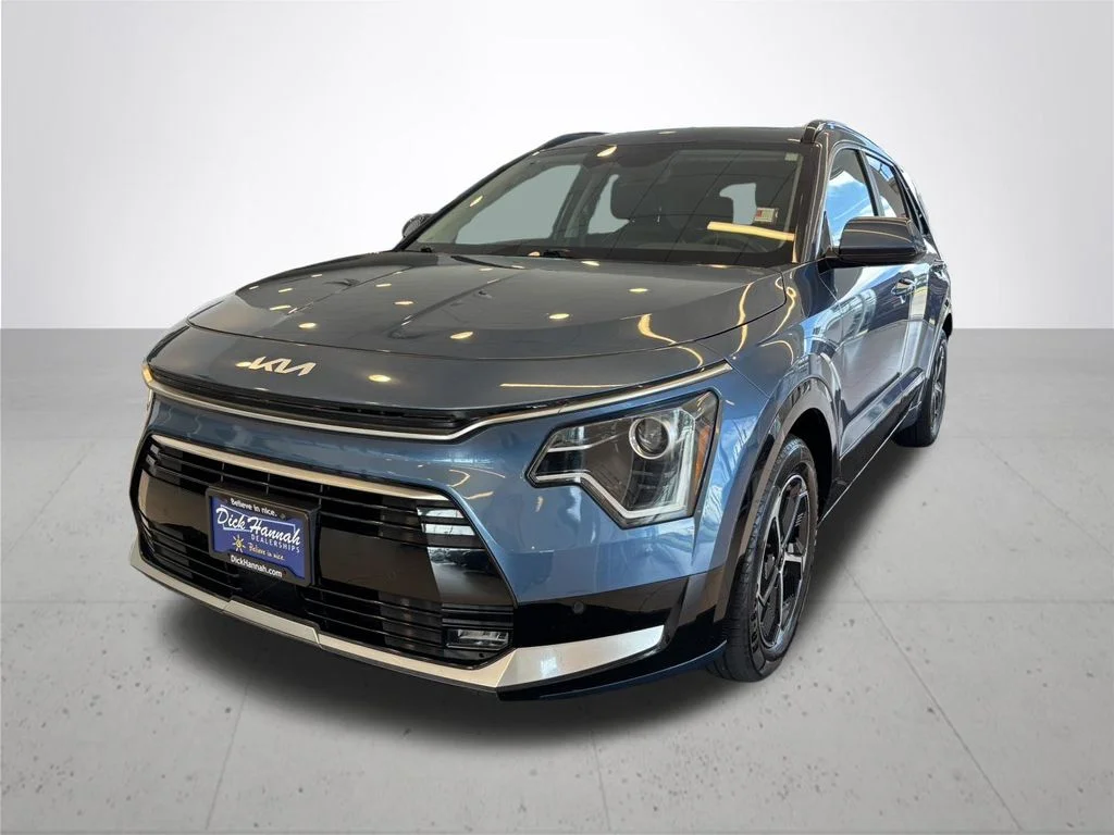Used 2023 Blue Kia SX image 2