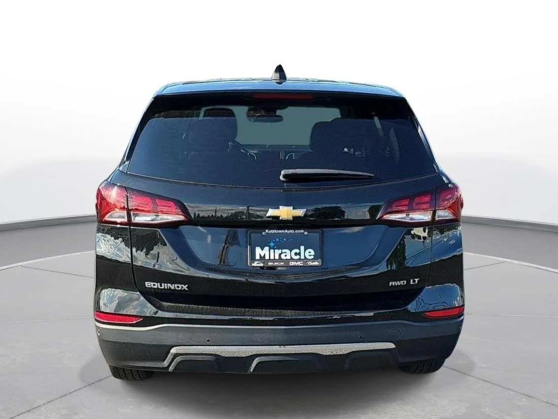 Used 2023 Mosaic Black Metallic Chevrolet LT image 7