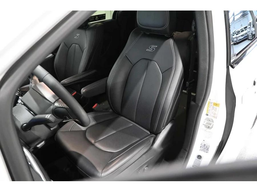 2024 Chrysler Pacifica Touring L - Photo 14