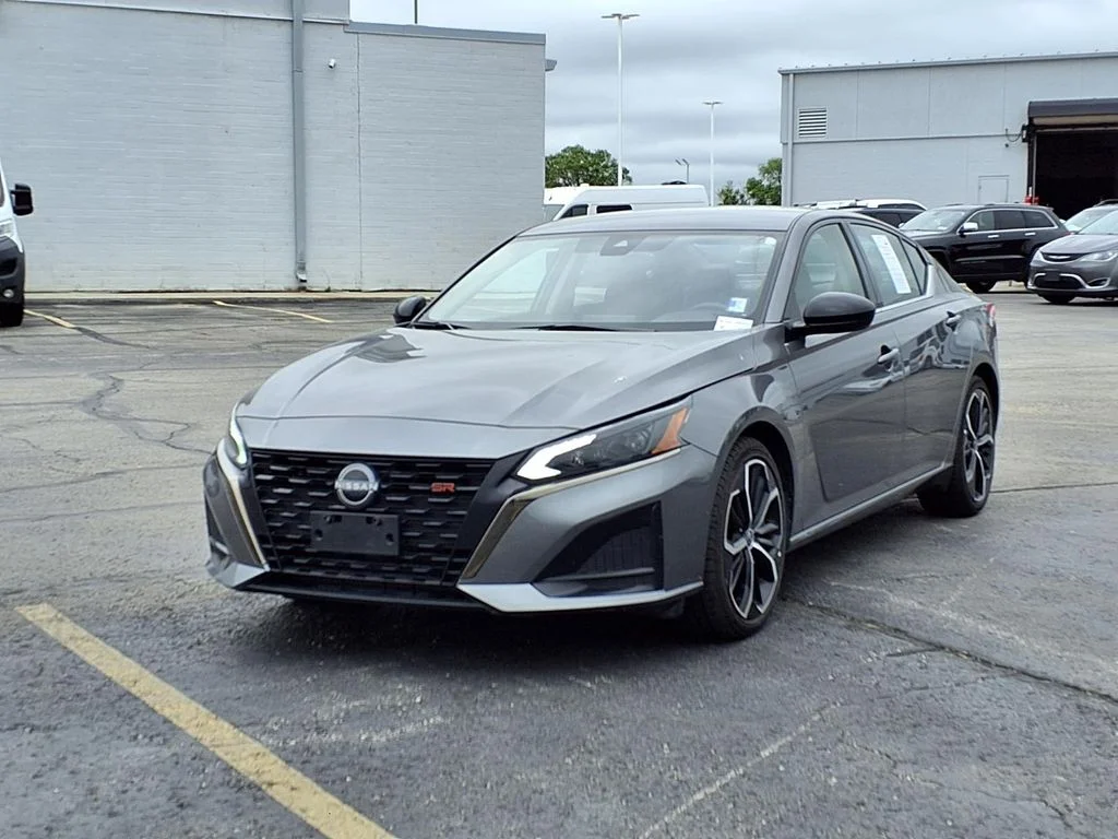 Used 2024 Nissan Altima SR with VIN 1N4BL4CV3RN365941 for sale in Kansas City