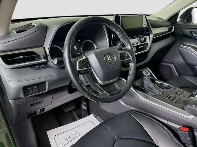 Used 2023 Green Toyota XLE image 9