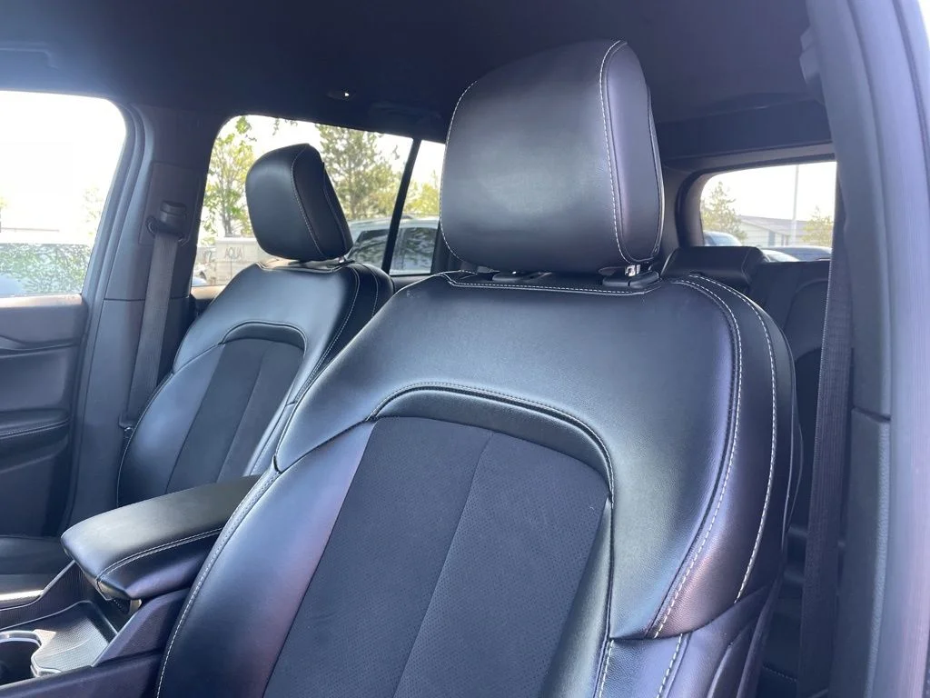 Used 2024 White Jeep Altitude image 17